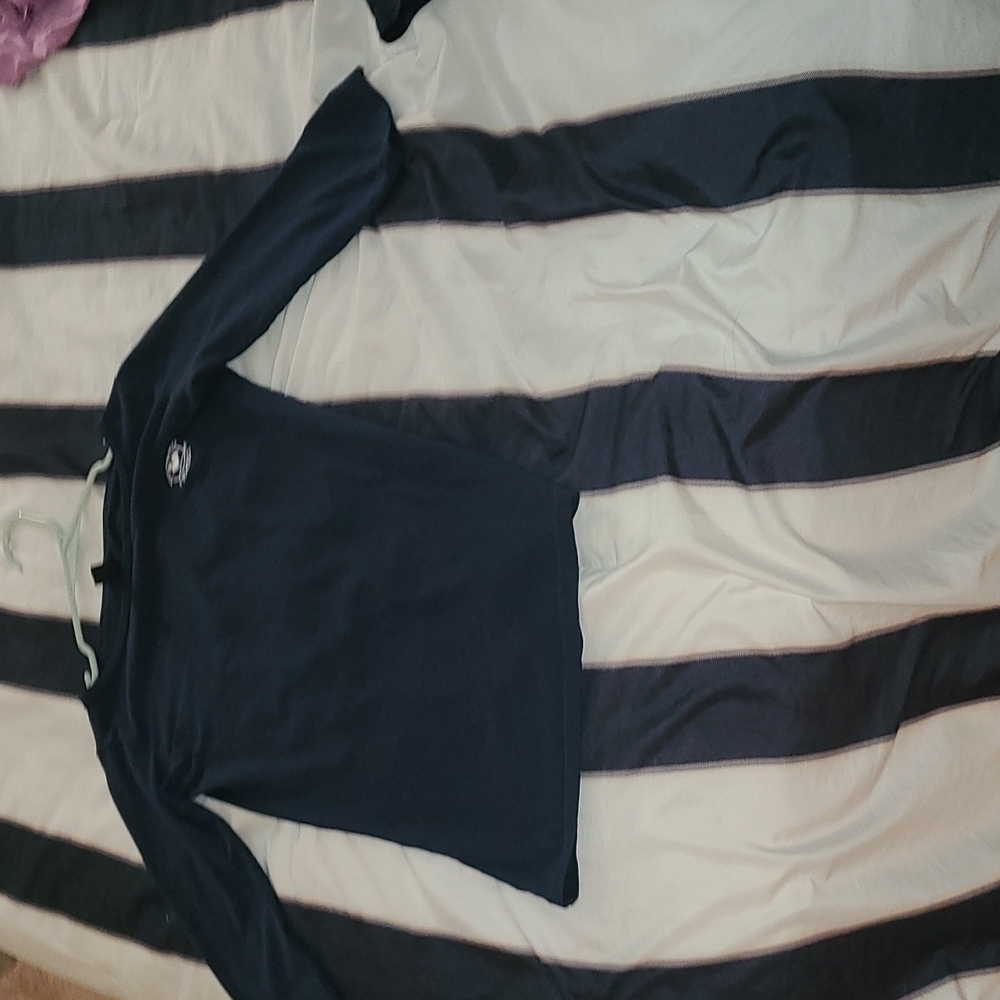 Primrose employee uniform Medium Wide-neck shirt 1/3 sleeve fitted tee.